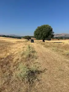 AFYON/KIZILÖREN MERKEZ-YOLA CEPHE, EV YAPIMINA UYGUN ARAZİ