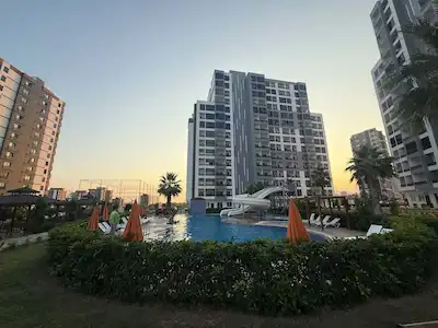 REMAX RİNA'DAN AKDENİZ MAH.DE SOSYAL TESİSLİ 1+1