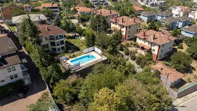 REMAX DREAM'DEN 2085 M² ARSA İÇİNDE ÖZEL HAVUZLU 500 M² VİLLA