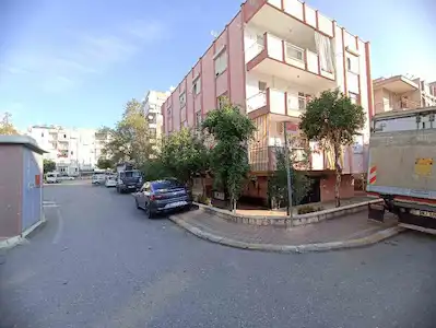 ÖZGÜRLÜK MAHALLESİ'NDE SATILIK KÖŞE DÜKKAN