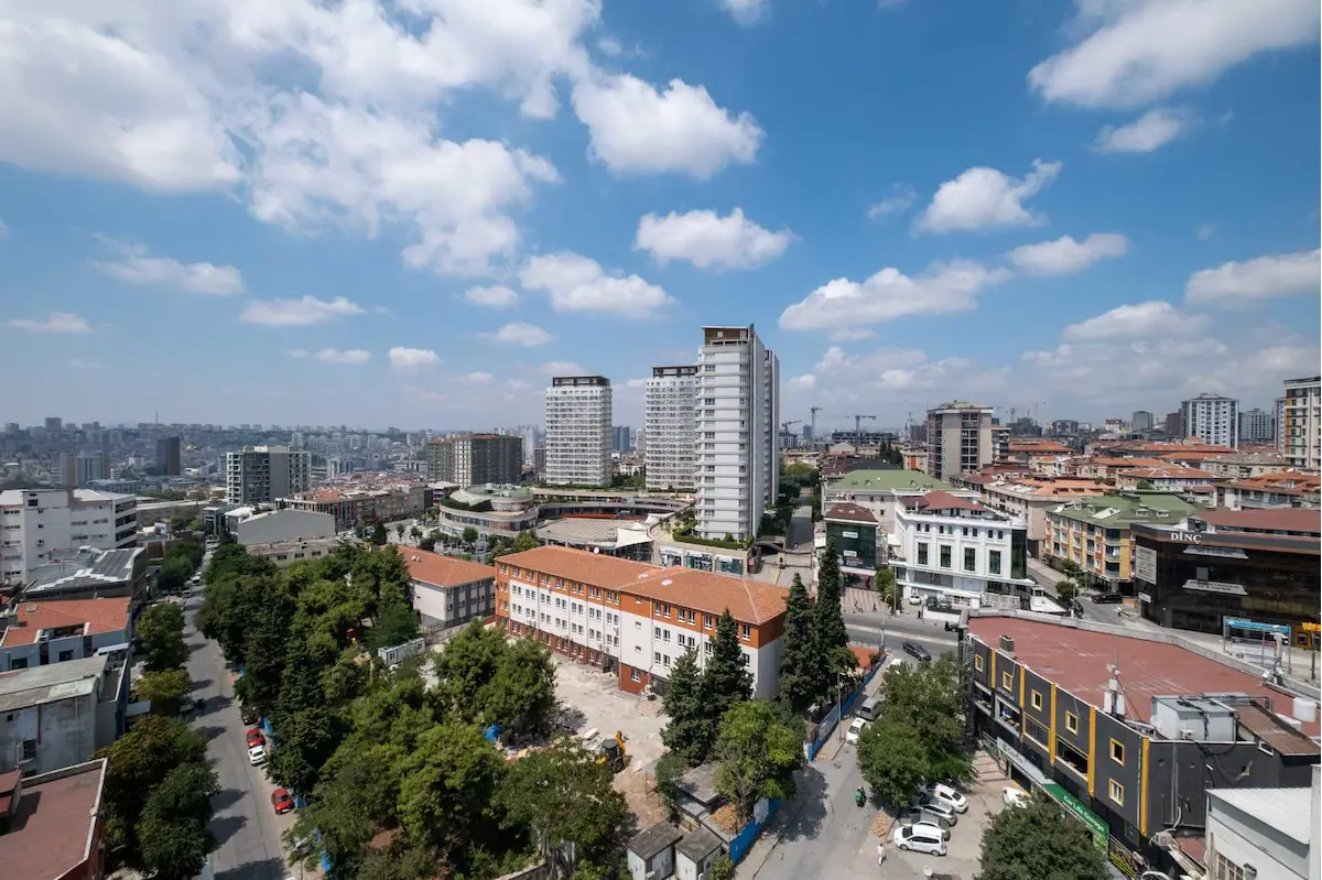 BAĞLAR MAH. METROYA YAKIN SIFIR 2+1 YERDEN ISITMALI OTOPARKLI