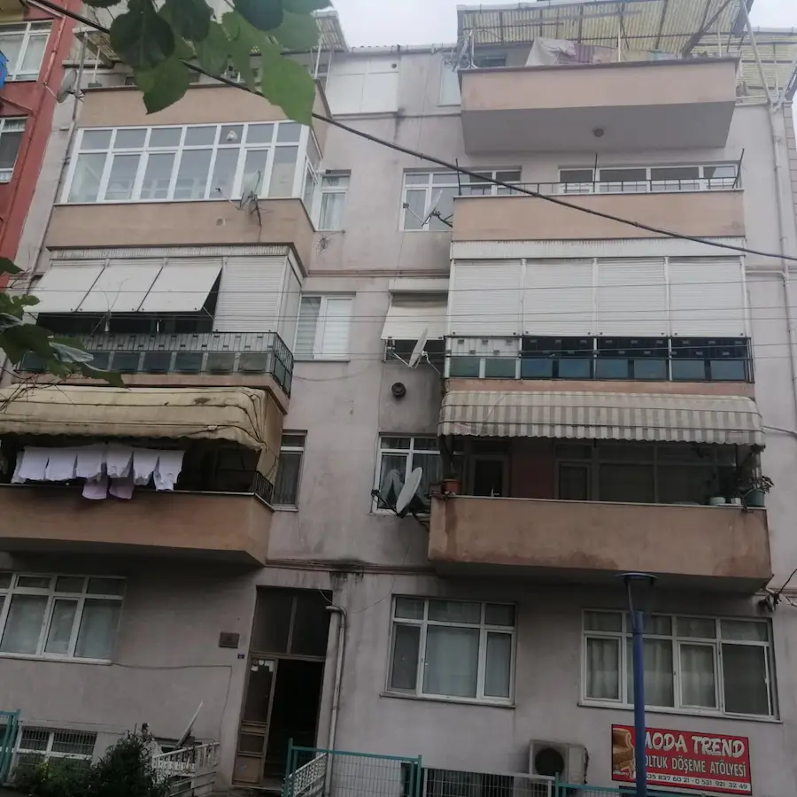 ÇARŞIDA HER YERE YÜRÜME MESAFESINDE KULLANIŞLI DAIREMIZ KIRALIKTIR