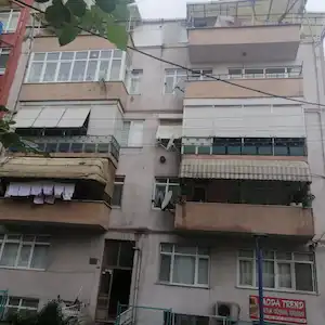 ÇARŞIDA HER YERE YÜRÜME MESAFESINDE KULLANIŞLI DAIREMIZ KIRALIKTIR