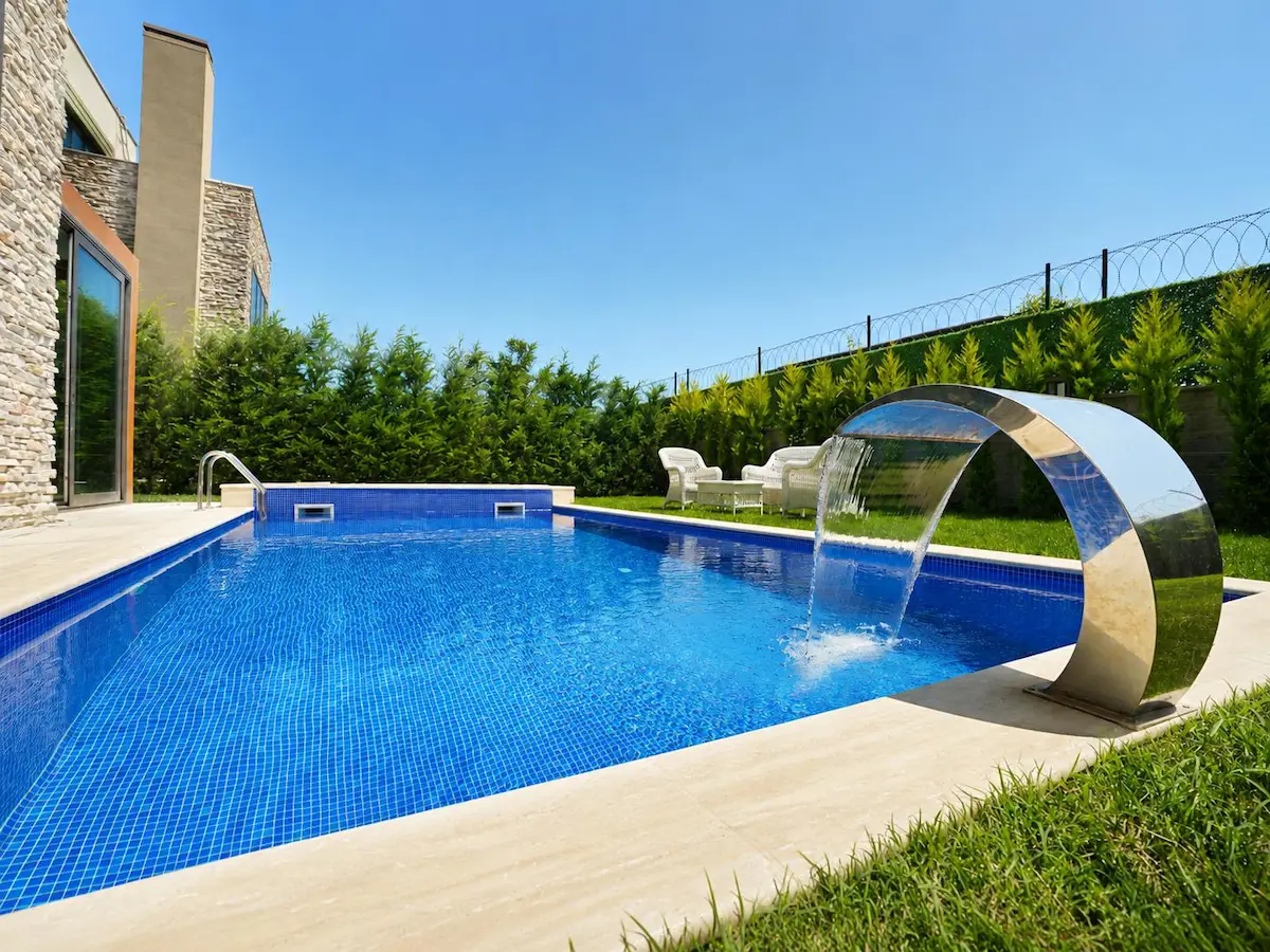 ÇEKMEKÖY ÖMERLİ’DE SIFIR 7+1 | 360 M² BRÜT | 3 KATLI, GÜNEY CEPHELİ KİRALIK VİLLA 2