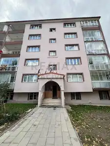 RE/MAX LACIVERT'TEN KAYAKYOLU'NDA SATILIK 2+1 DAIRE