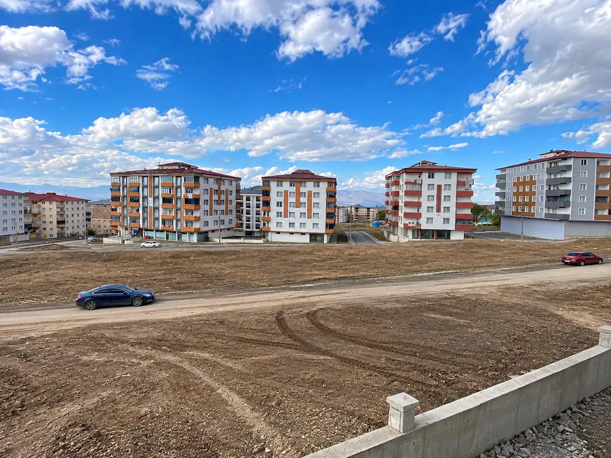 REMAX ARTIS'DEN KAYAKYOLU'NDA SATILIK 2+1 DAIRE