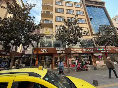REMAX MID'DEN MILLI KUVVETLER CADDESINDE KIRALIK OFIS