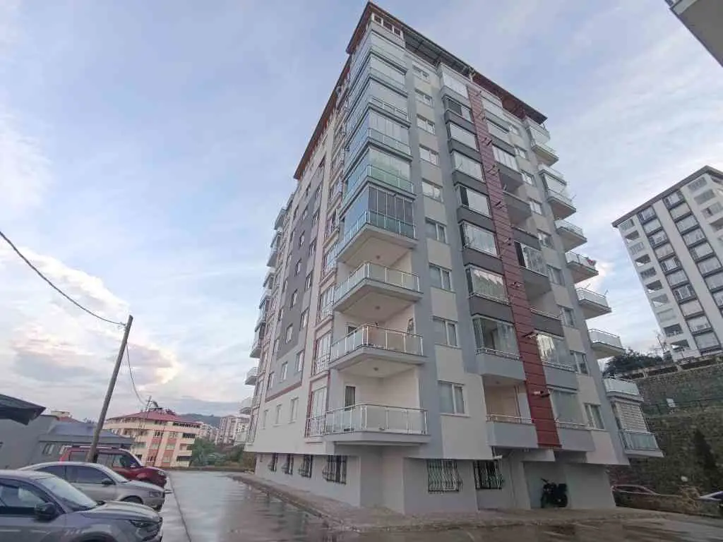 YOMRA SANCAK MAHALLESİ TUĞRA SİTESİ TERTEMİZ 3+1