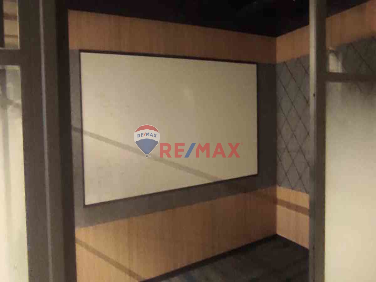 MASLAK BÜYÜKDERE CADDESİ ÜZERİNDE 195M2 PLAZA KATI  METRO VE TOPLU ULAŞIM YAKINI  AİDATA ISITMA- SO