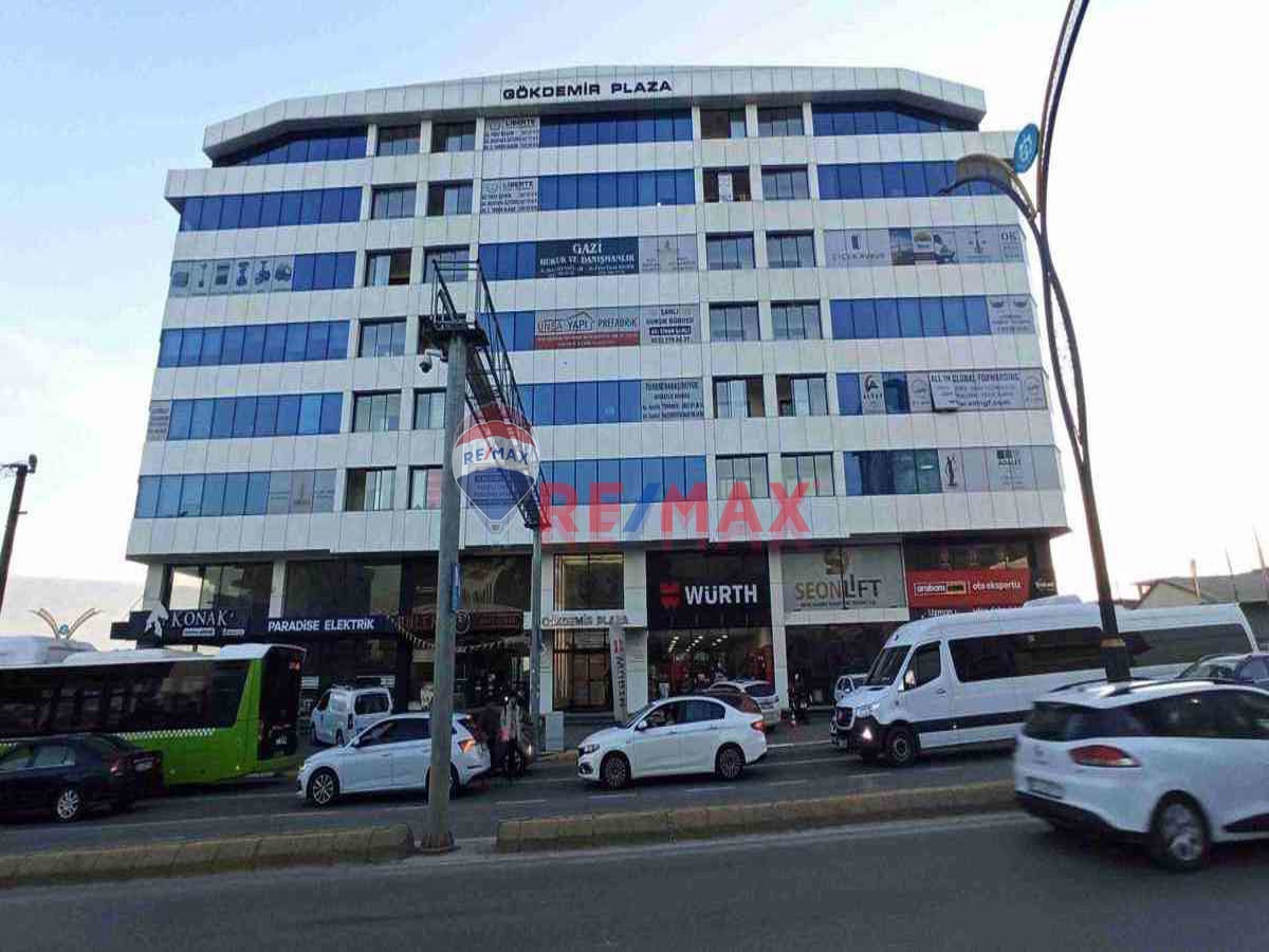 GEBZE ADLİYE YAKINI GÖKDEMİR PLAZADA KİRALIK OFİS (81M2)