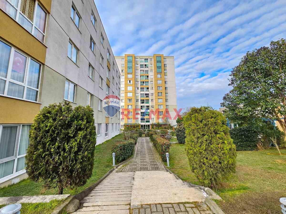 SANCAKTEPE MAHAL ADA SITESI'NDE SATILIK 2+1 DAIRE