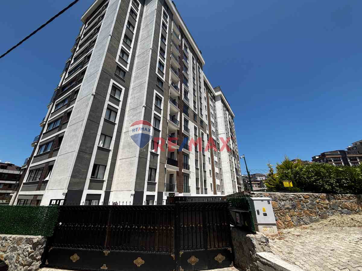 SANCAKTEPE YUNUS EMRE MH. YENIŞEHIR SITESINDE 1+1 SATILIK DAIRE