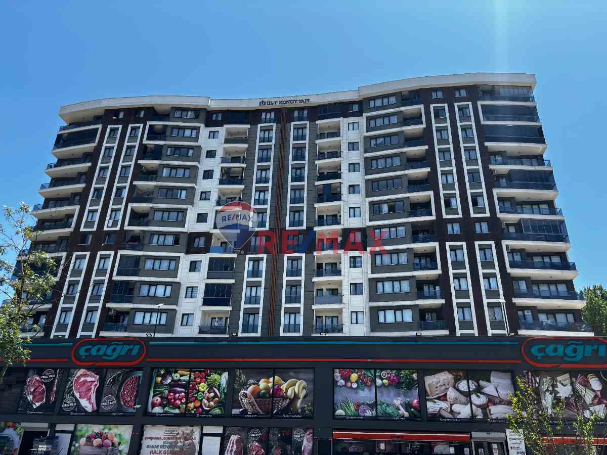 SANCAKTEPE YUNUS EMRE MH. YENIŞEHIR SITESINDE 1+1 SATILIK DAIRE