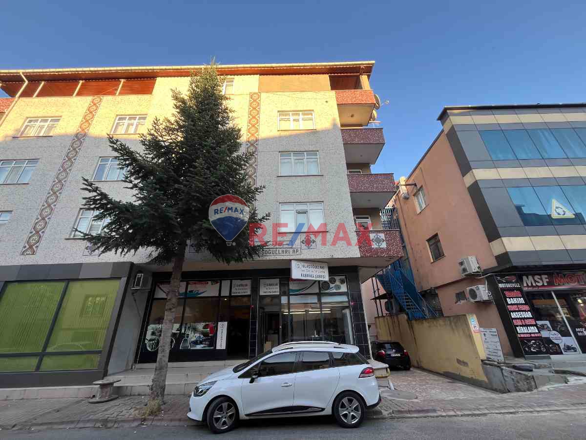 RE/MAX’TEN METROYA 2 DK, ALEMDAĞ CADDESİNİ GÖREN DÜKKAN