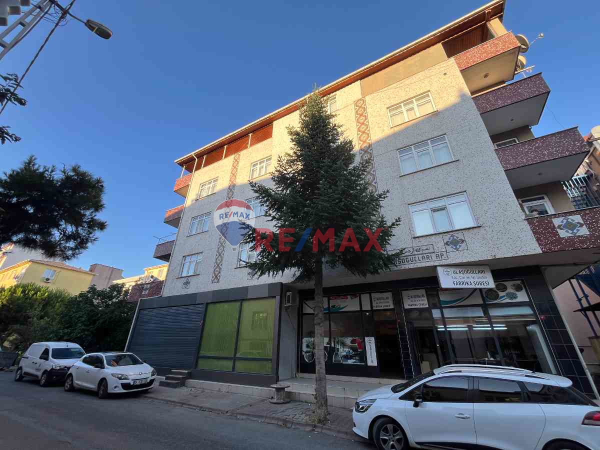 RE/MAX’TEN METROYA 2 DK, ALEMDAĞ CADDESİNİ GÖREN DÜKKAN