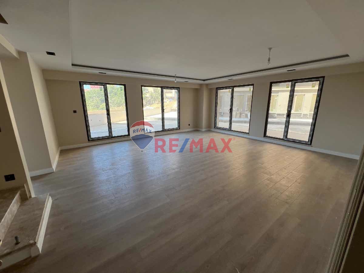 MESA ÇENGELKÖY KONAKLARINA KOMŞU BUTİK SİTEDE BAHÇE DUBLEKSİ