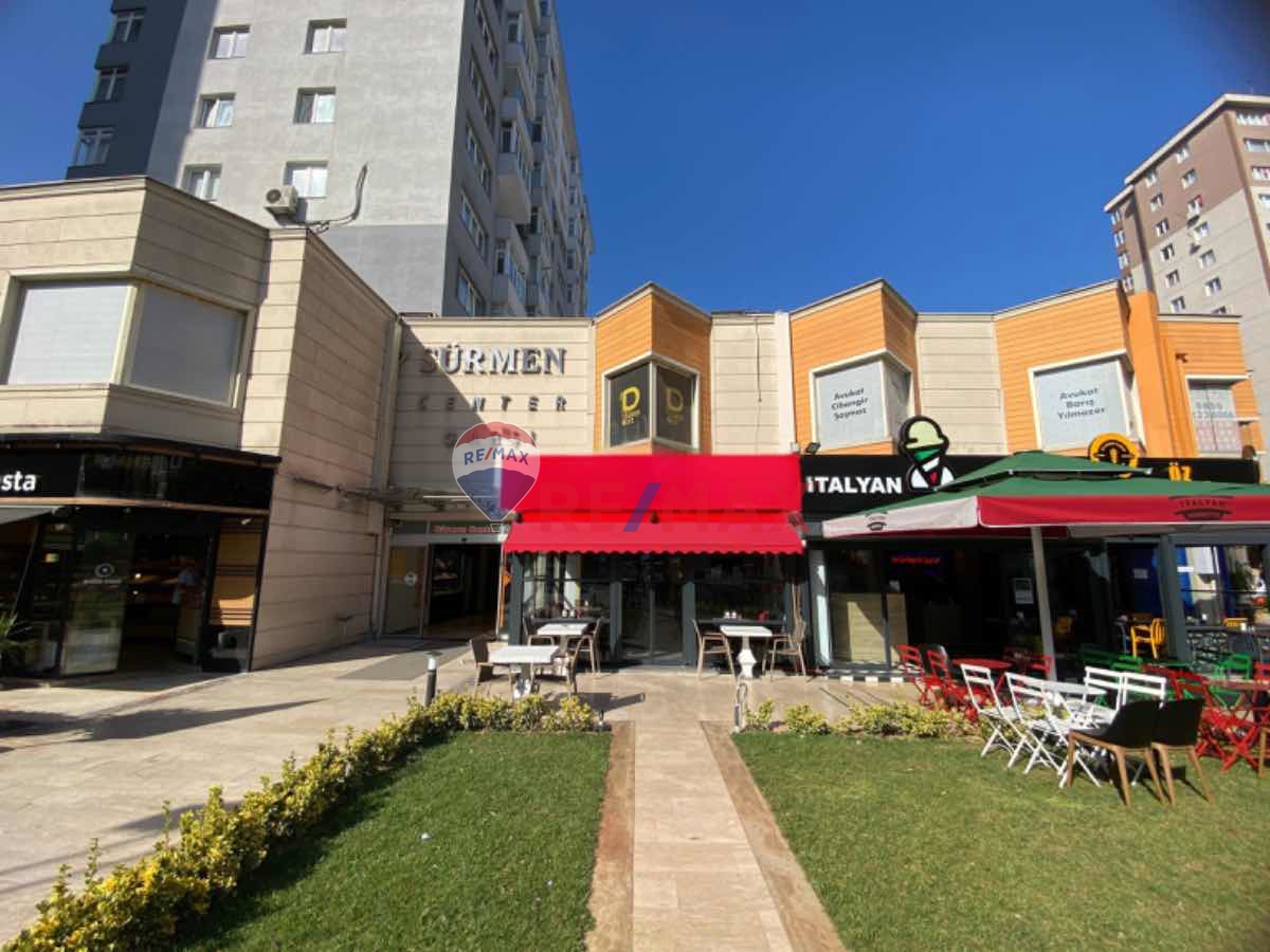 REMAX GÖKER BEYLİKDÜZÜ SÜRMEN CENTER CORNER SHOP FOR SALE