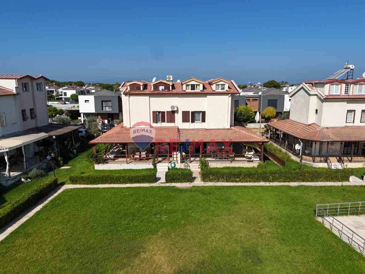 KUŞADASI DAVUTLAR ÖZSELİN SİTESİ  HAVUZ CEPHELİ, 5+1 MÜSTAKİL,MASRAFSIZ YAZLIK