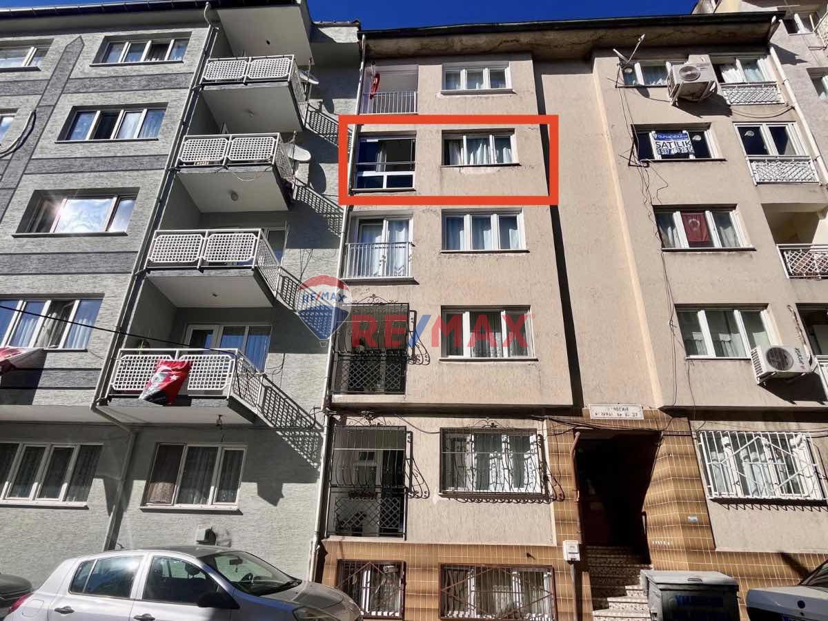 REMAX BEYAZ SELIMZADE MAHALLESI'NDE 2+1 KOMBILI SATILIK DAIRE