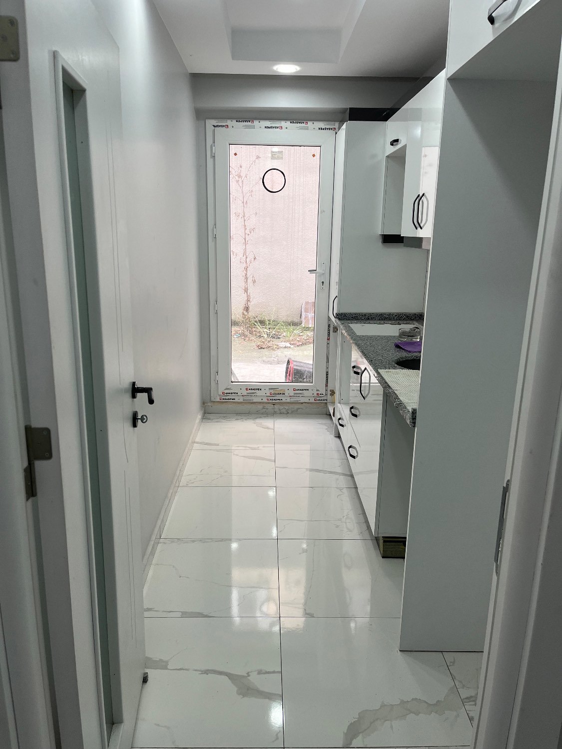 YAKUPLU MAHALLESINDE BAHÇE KATI 2+1 KIRALIK DAIRE