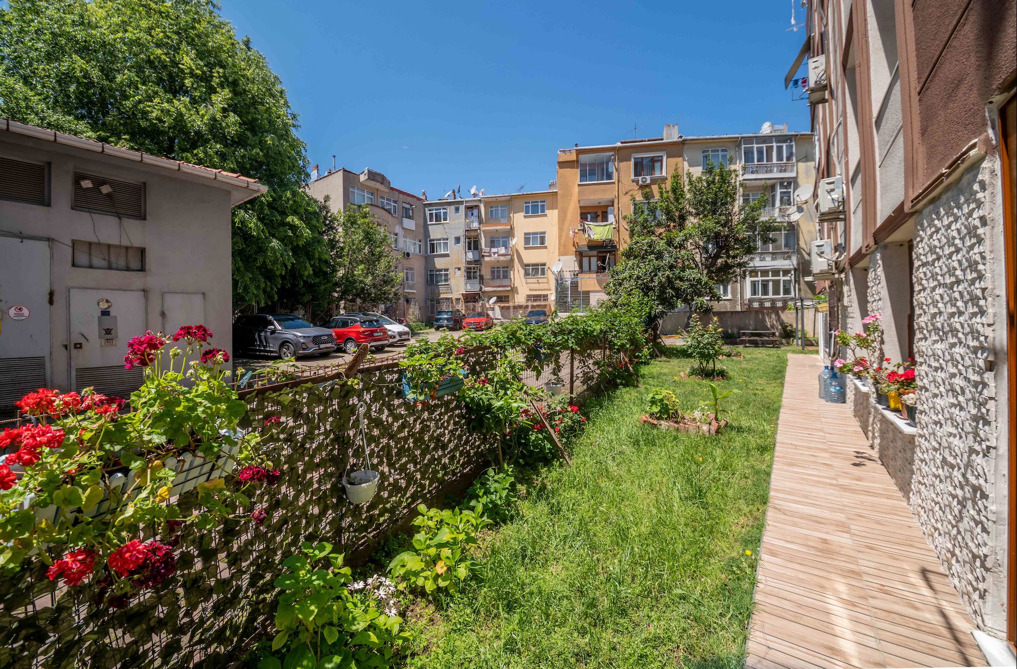 KAT MÜLKİYETLİ - OTOPARKLI - 3+1 ARA KAT - GÜNEY CEPHE  FERAH DAİRE - KAÇIRILMAZ FIRSAT