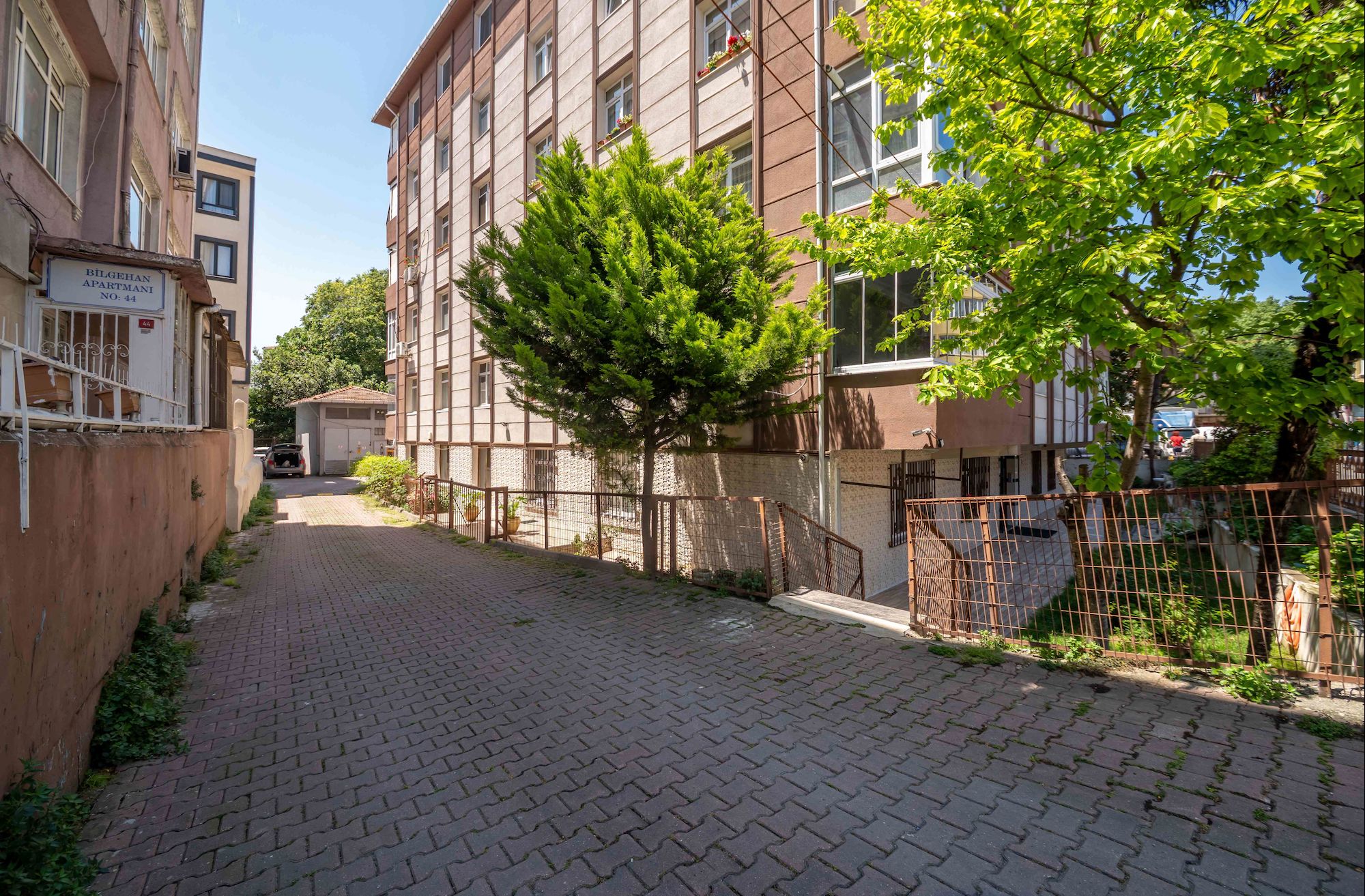 KAT MÜLKİYETLİ - OTOPARKLI - 3+1 ARA KAT - GÜNEY CEPHE  FERAH DAİRE - KAÇIRILMAZ FIRSAT