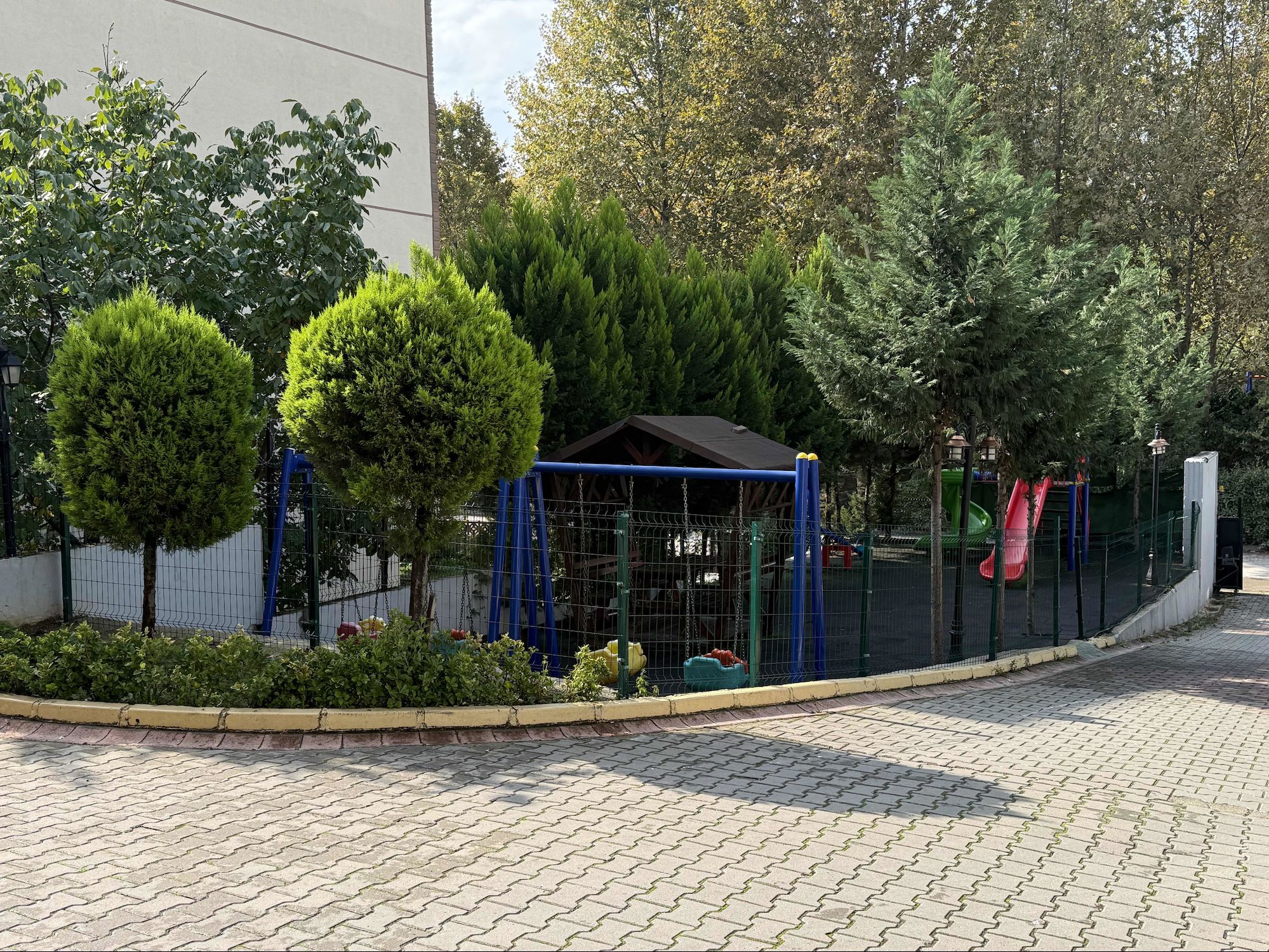 DERİNCE 60 EVLER GARDENPARK SİTESİ 2+1 SATILIK DAİRE