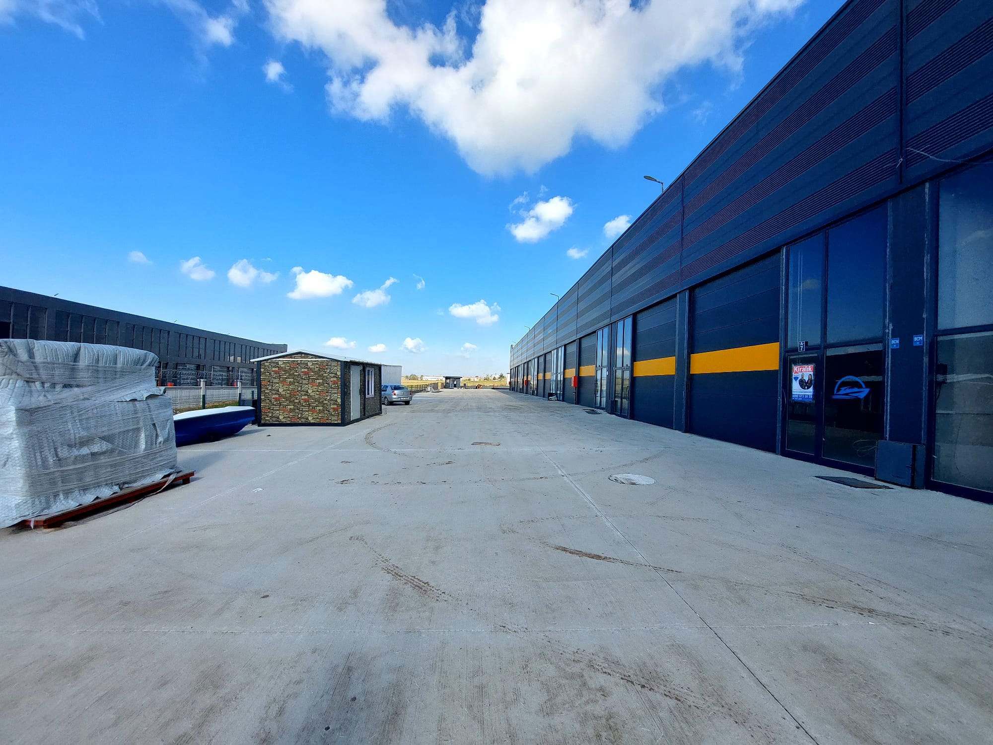 REMAX LAND'DEN KERVANCI SANAYİDE 100 M2 KİRALIK DÜKKAN