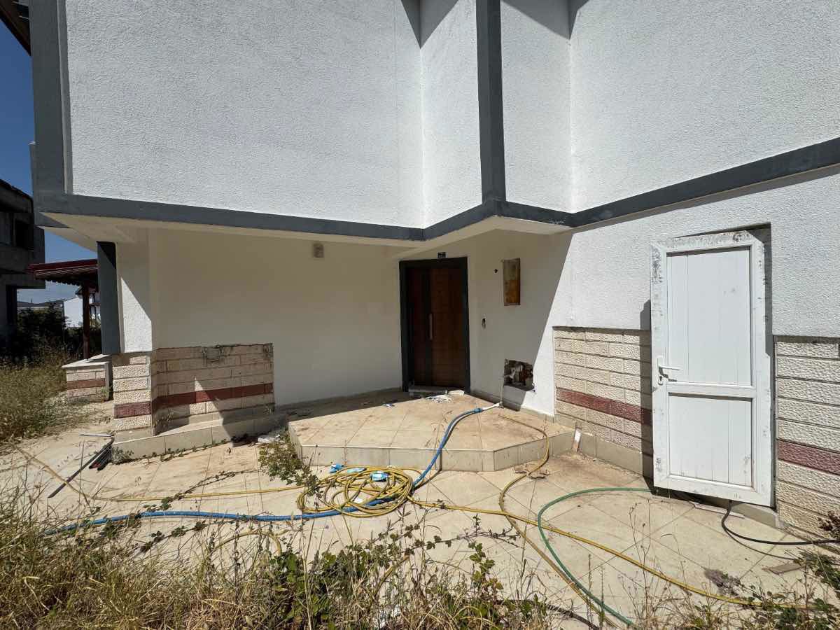 REMAX ÇARŞI'DAN BAHÇECİK BÖLGESİNDE SATILIK VİLLA