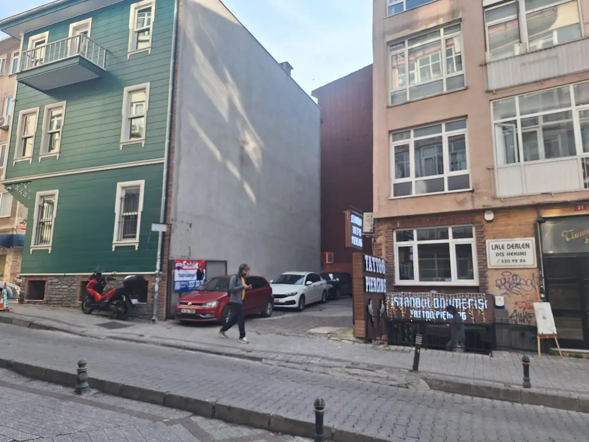 KADIKÖY MODA’DA 94 M² NITELIKLI ARSA