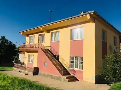 KOZAKLI TERMAL OTELLER BÖLGESİNDE İKİ KATLI MÜSTAKİL EV VE ARSA