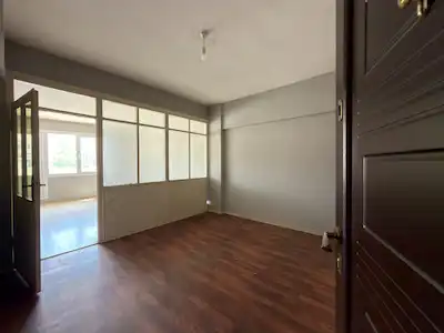 IZMIR ÖDEMIŞ HASTANE CADDESI ÜZERINDE TERASLI SATILIK OFIS