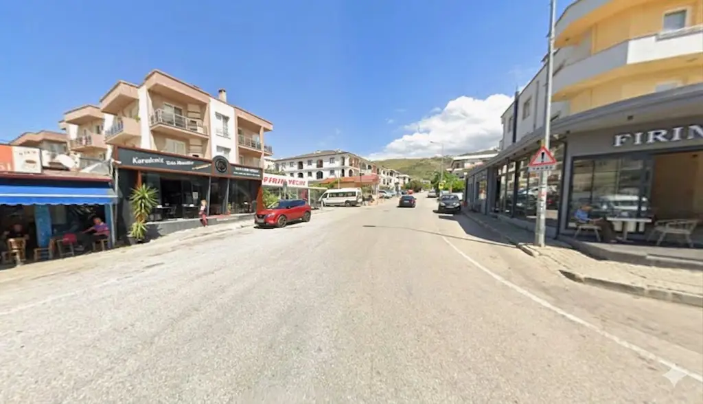 GÜZELBAHÇE YELKIDE İŞLEK CADDE ÜZERI DEVREN KIRALIK OYUN CAFE