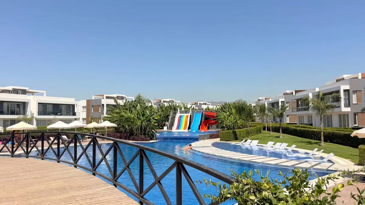 KUZEY KIBRIS İSKELEDE SATILIK 1+1 LOFT FULL EŞYALI DAİRE