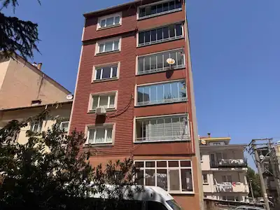 REMAX AREA DAN MERKEZI KONUMDA KIRALIK 2+1 ARA KAT DAIRE