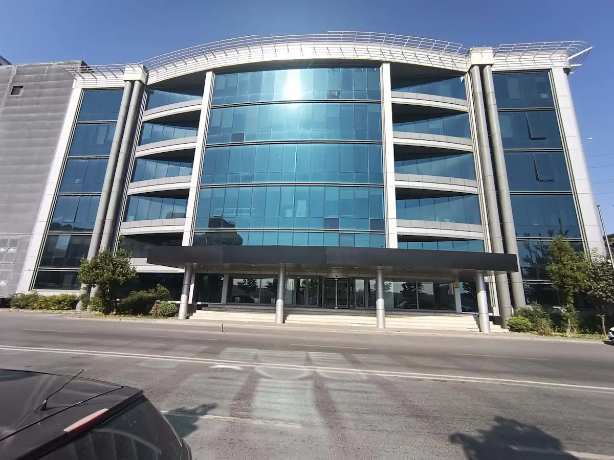 ESENYURT'TA İSKANLI 1.750M² TEK KAT'TA İMALATHANE