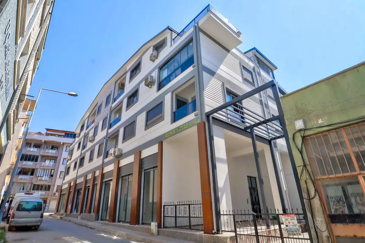 DİKİLİ MERKEZ'DE YENI BINA AYRICALIĞI/ 2+1 KÖŞE DUBLEKS DAİRE