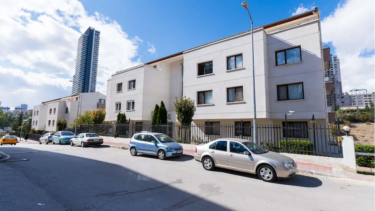 FOR RENT | FULLY FURNISHED 3+1 APARTMENT IN KIRKKONAKLAR – ESİN SİTESİ