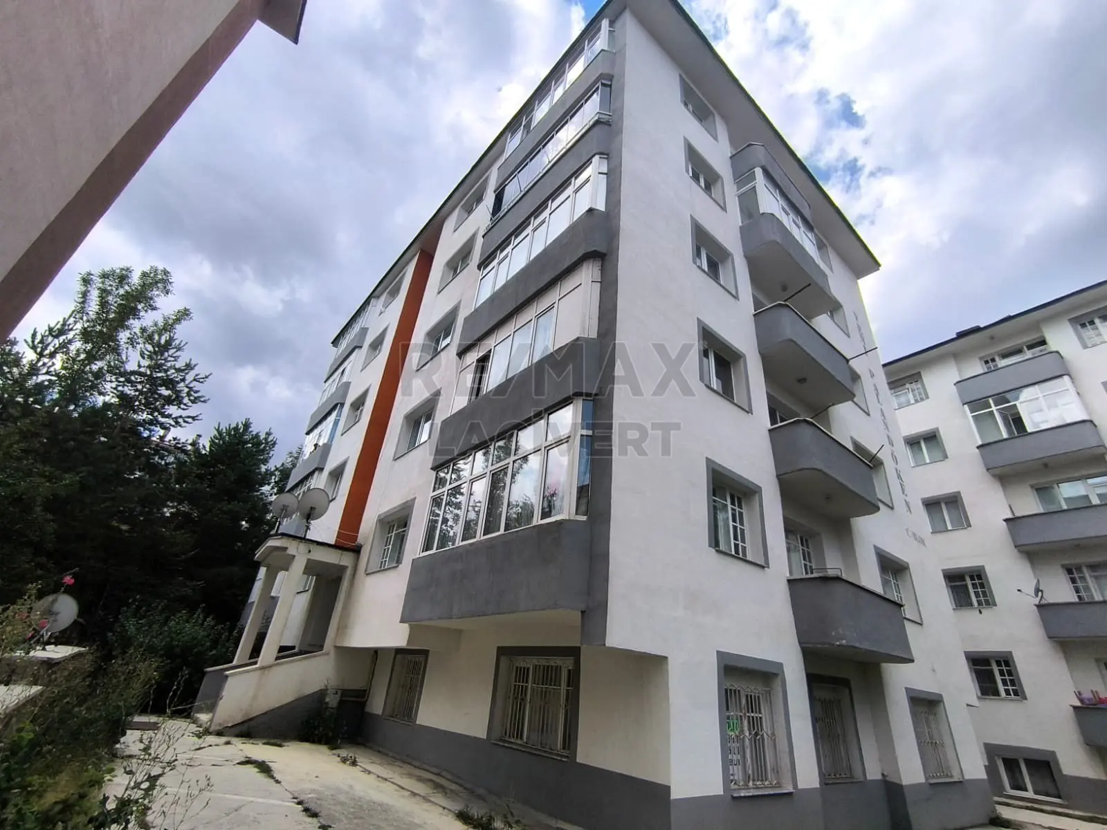 Fiyatı düşen satılık daire — Yunusemre Mah.