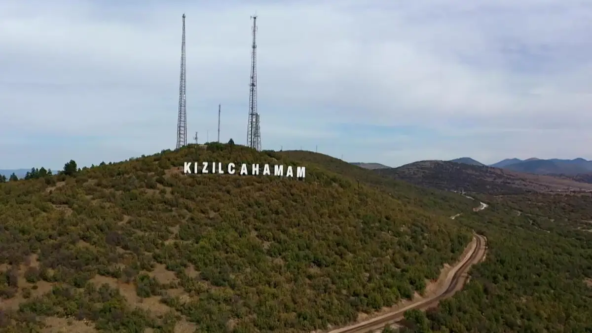KIZILCAHAMAM'IN EN DEĞERLI KONUMUNDA 800M2 KOT DAHIL 7 KAT İMAR PLANLI SATILIK ARSA