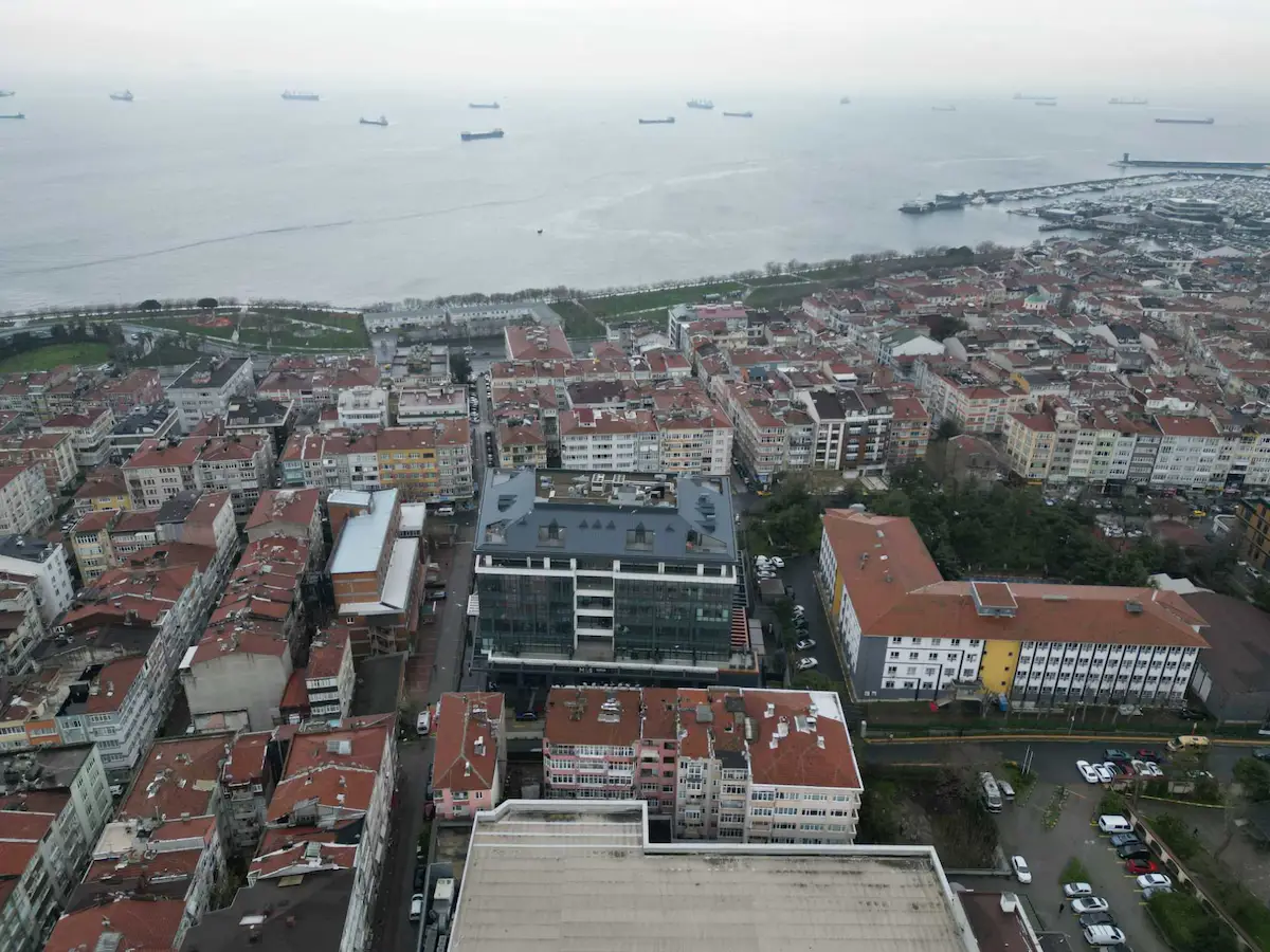 REMAX WE OFİS KARAT BAKIRKÖY 'DE 291 M2 TERASLI MANZARALI OFİS
