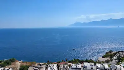IŞIKLAR’DA PANORAMİK FULL DENİZ MANZARALI YABANCI SATIŞINA UYGUN 3+1 SATILIK DAİRE