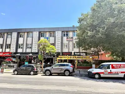 ÇEKMEKÖY PARK İSTANBULDA ÖN CEPHE 85 M2 KIRALIK OFIS