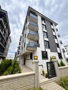 REMAX MODEL DEN KARAHASANLI DA FULL EŞYALI 2+1 LÜX KIRALIK DAIRE