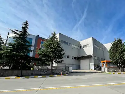 BİRLİK OSB'DE, KÖŞE KONUMLU, 2 KATLI, 3863M2 KAPALI ALANLI KİRALIK FABRİKA