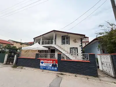 REMAX HÜR'DEN ŞEHRIN MERKEZINDE 2+1 KIRALIK DAIRE