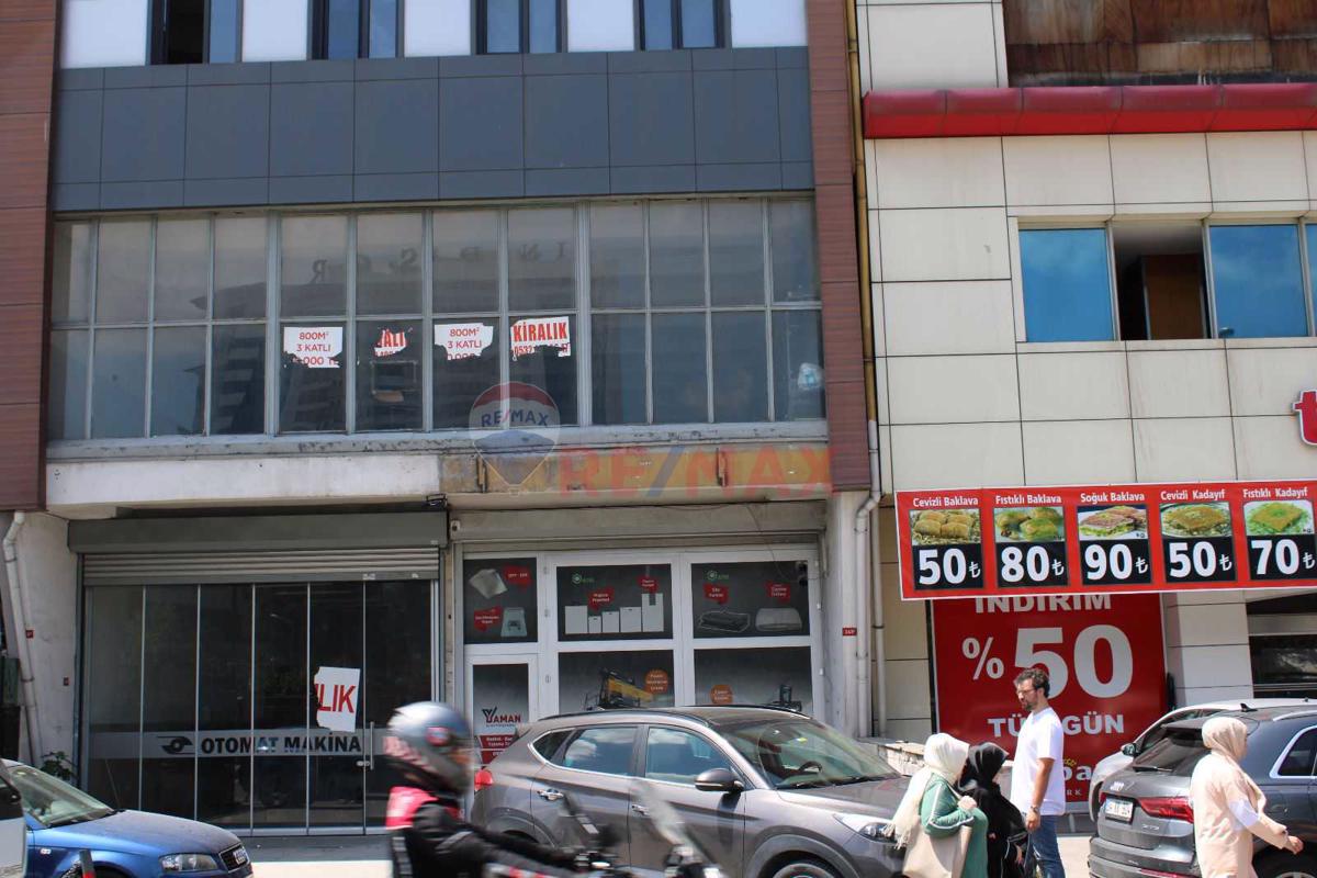 REMAX EBRU'DAN ABDİ İPEKÇİ VEULUYOL CEPHELİ 800M2,3 KATLI İŞYERİ