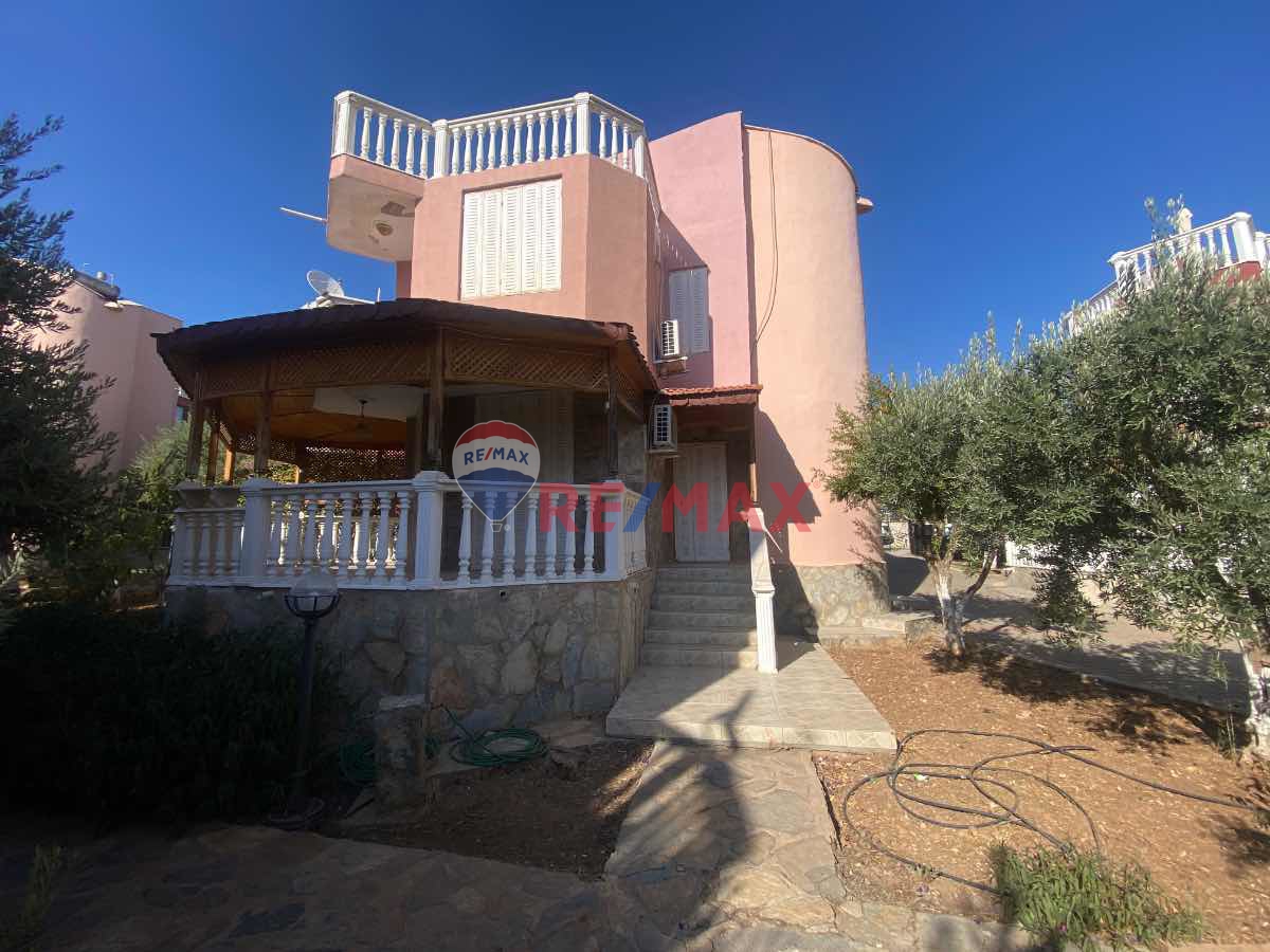 AKBÜK'TE MERKEZI KONUM DENIZE 150 METRE  KİRALİK YAZLIK