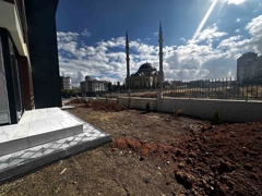 KIRALIK 4+1 DAIRE PARK CADDESINDE SIFIR 4 BANYOLU BAHÇE KATI