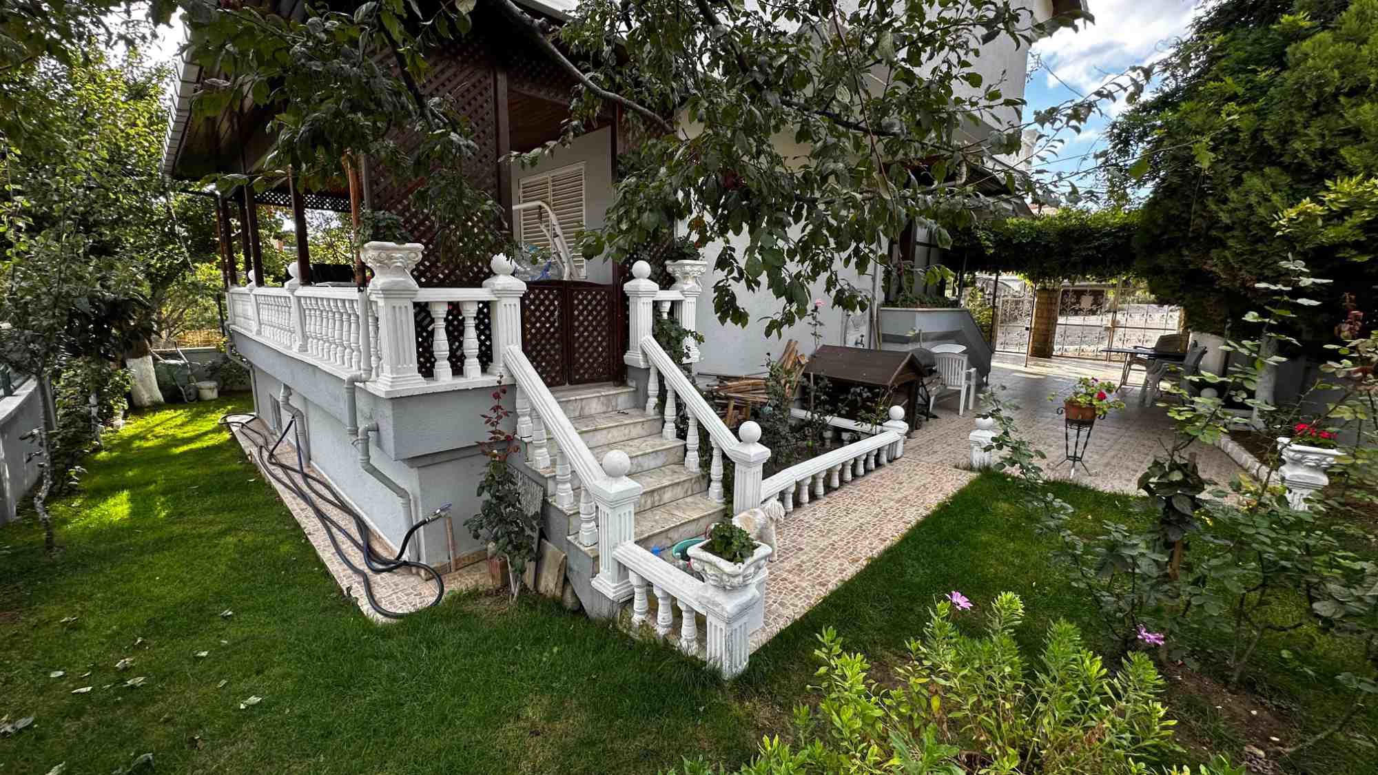 GÜZELCE'DE DENİZ MANZARALI  SATILIK FOURLEX VİLLA